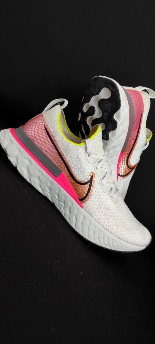 Nike React Infinity Run Flyknit rozmiar 40,5 (26 cm)