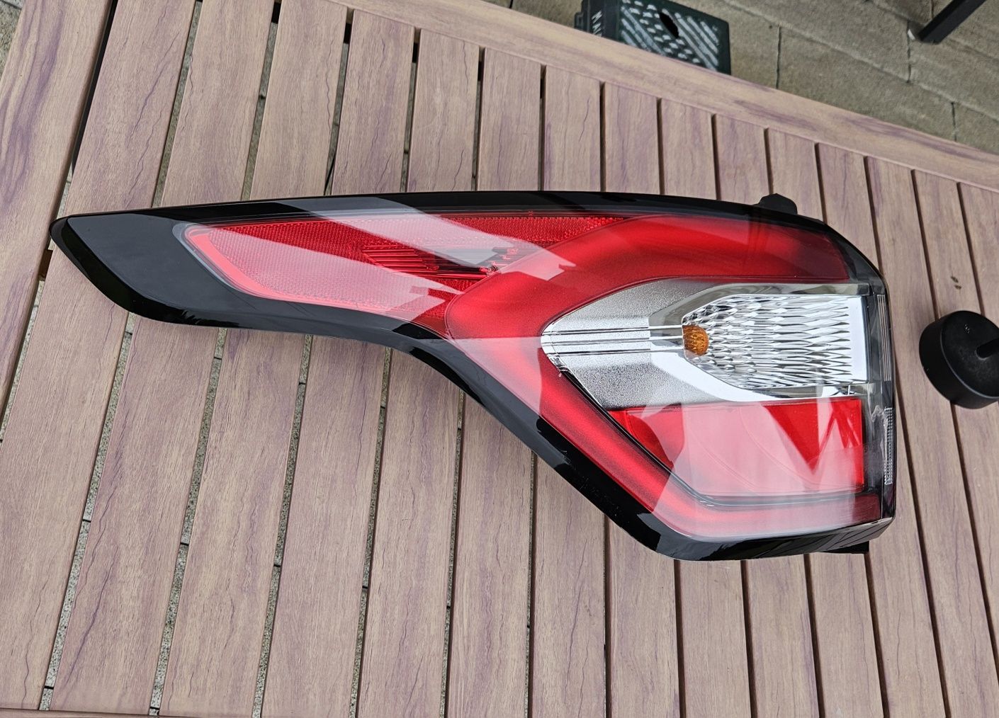 Lampa Ford Kuga 2 Escape lewy tył