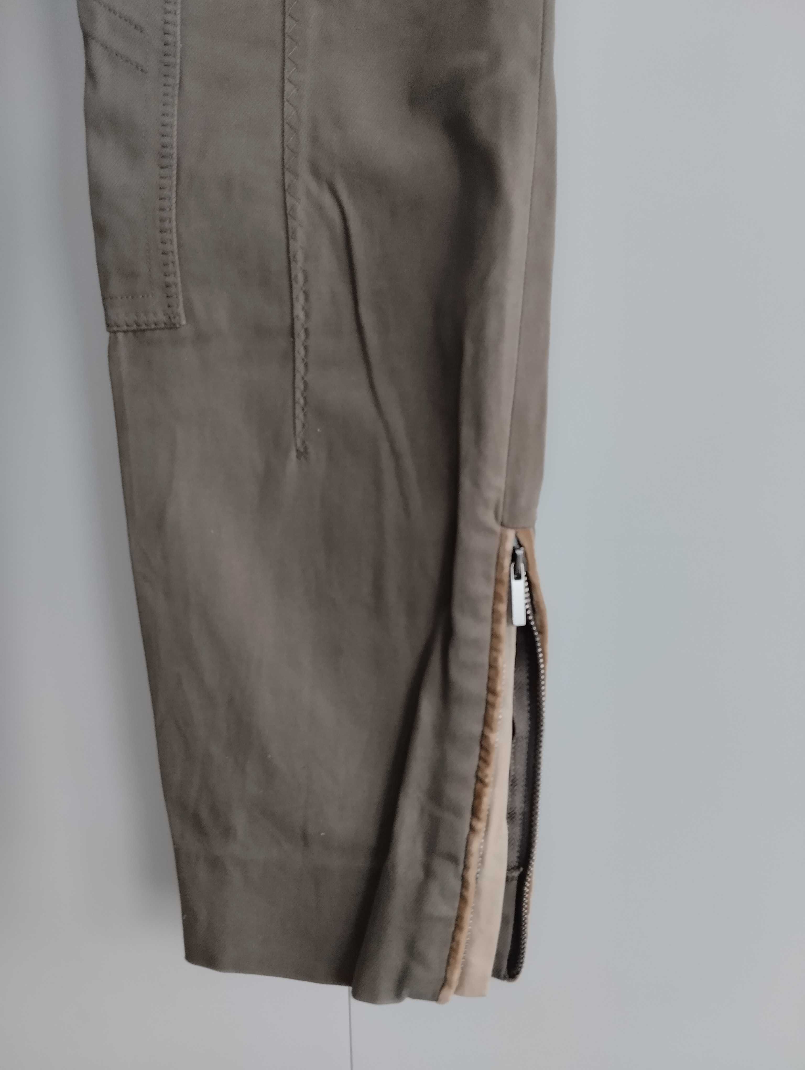 Wąskie spodnie w khaki w stylu jeździeckim