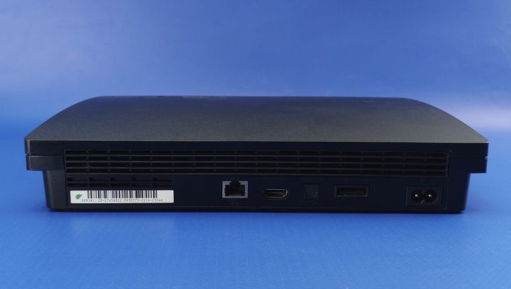 Продам Sony PlayStation 3 Slim.