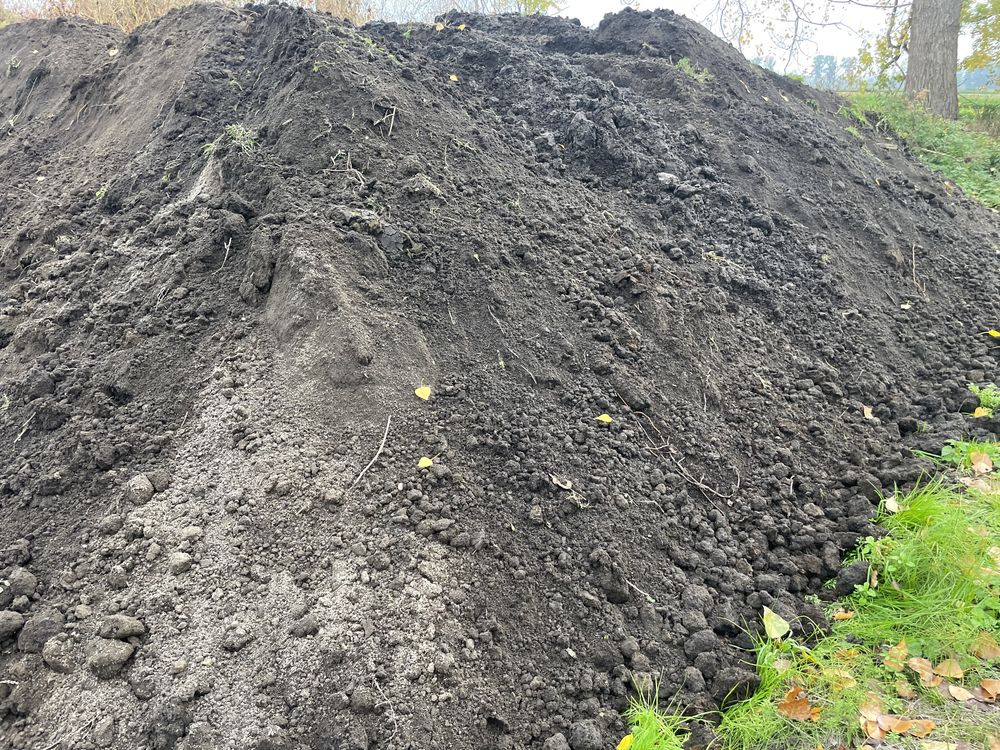 Ziemia  , czarnoziem ogrodowy polny