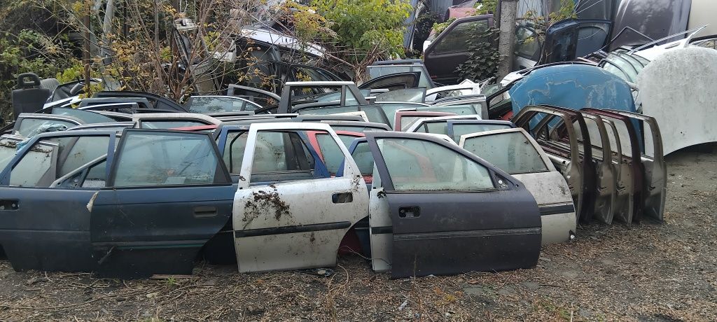 Двери опель бмв .