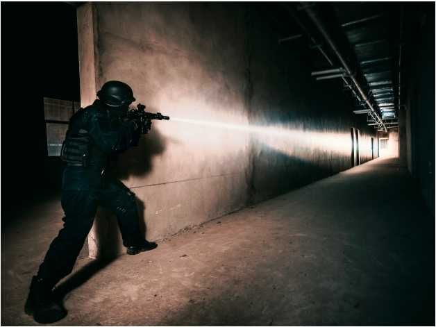 Latarka laserowa Fenix TK30
