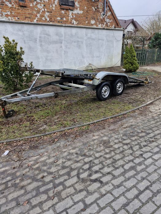 Sprzedam lawetę samochodową uchylną 2000kg dcm
