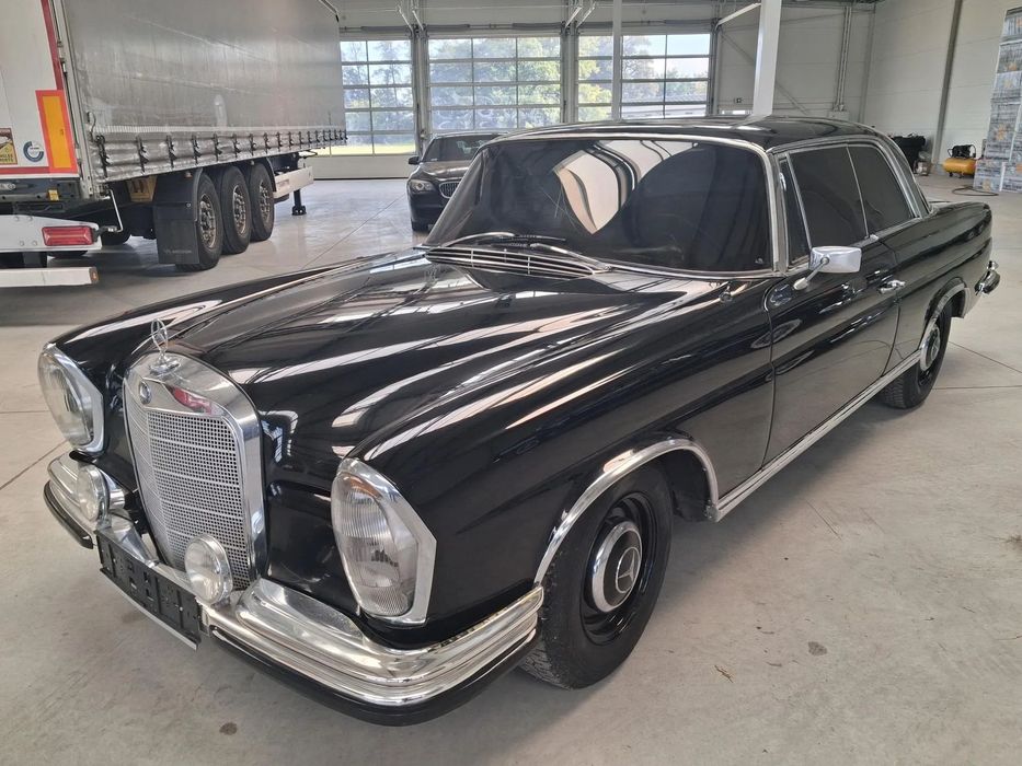 Mercedes-Benz 280 W111 cupe