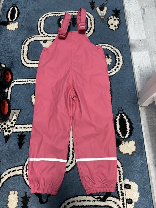 Nowe nieprzemakalne spodnie 116-122