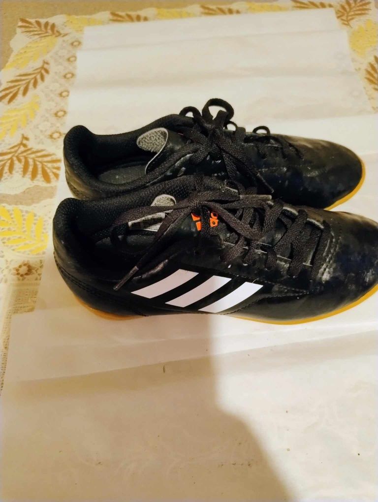 Halówki adidas 35 chłopięce