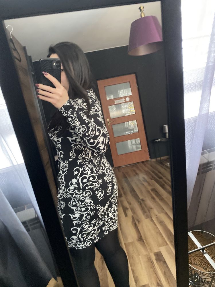 Krótka dopasowana sukienka mini obcisła sexy seksowna