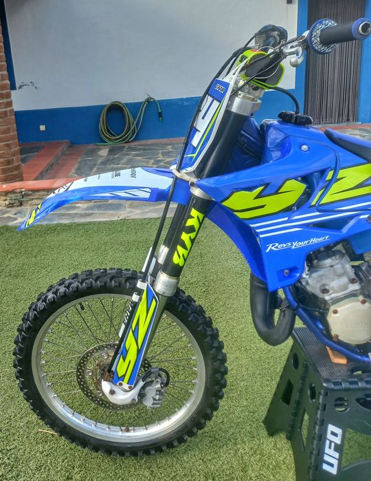 YAMAHA YZ 125 ---