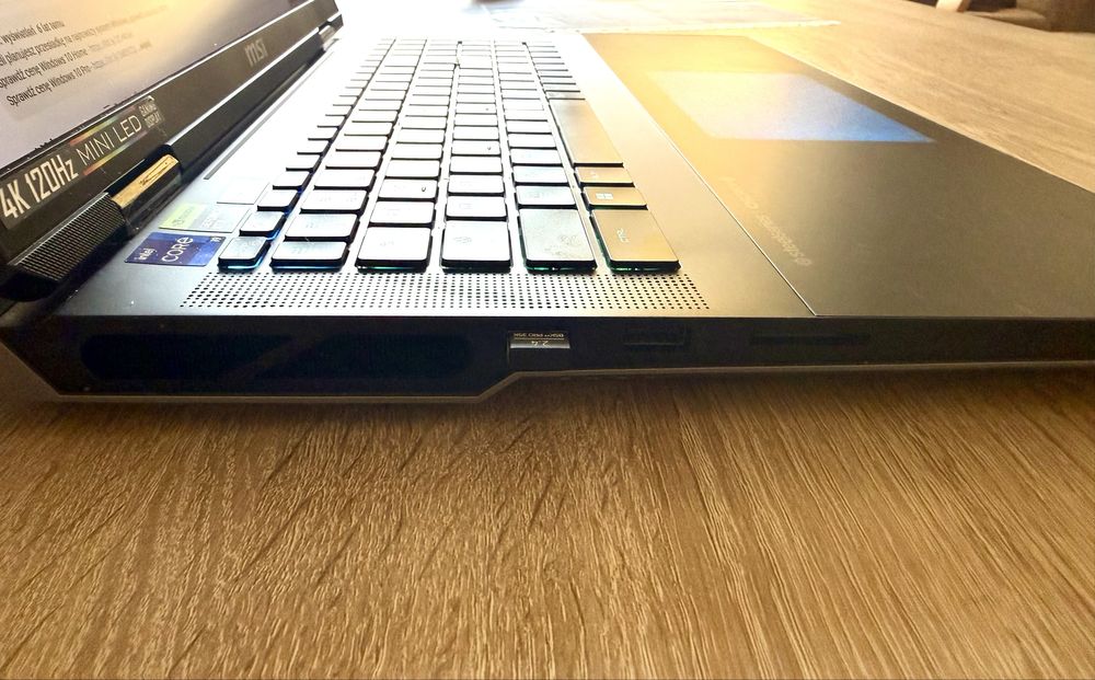 Laptop MSI Titan 18 HX A14VIG-442PL RTX 4090 i9 128 GB RAM 2 TB SSD
