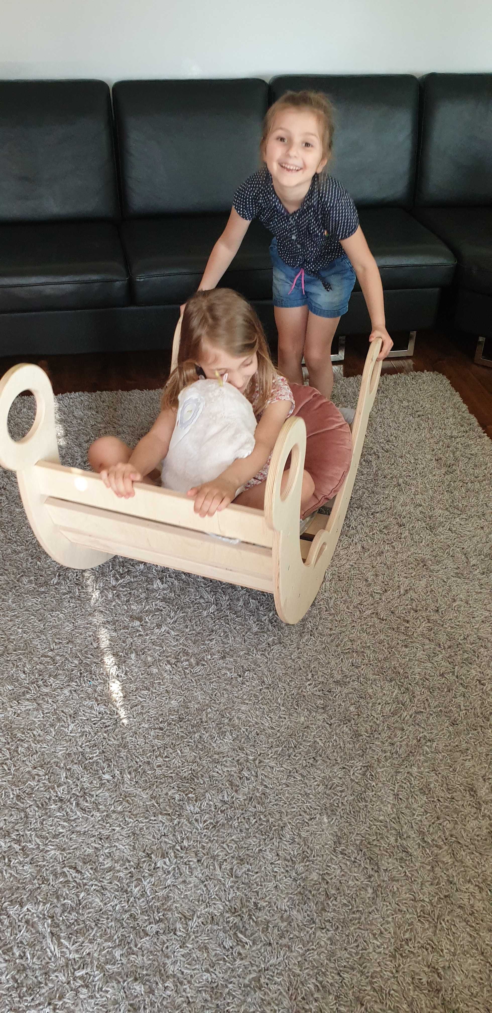 Zestaw bujak, stolik i krzesło. Montessori system