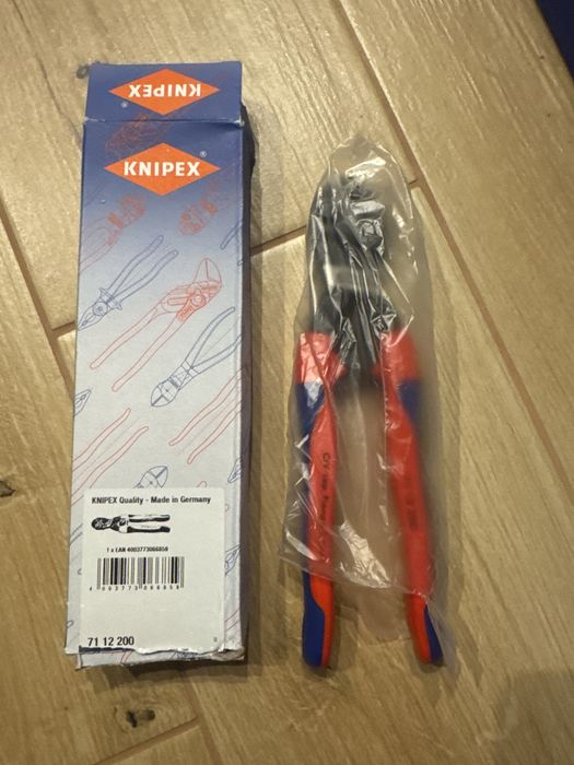 Szczypce boczne tnące CoBolt Knipex