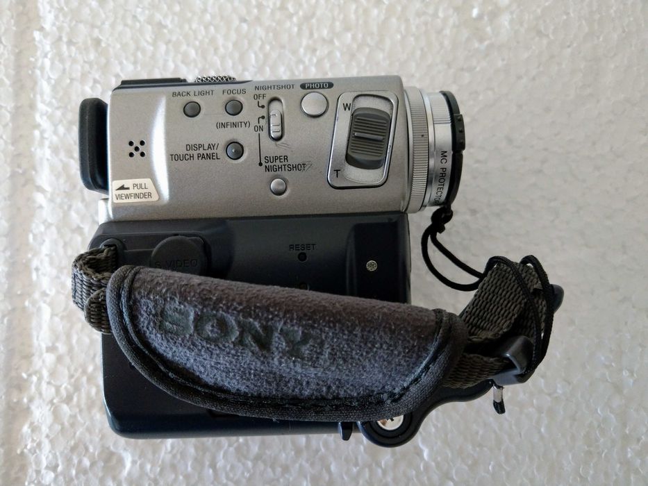 SONY DCR-PC5E Mini DV Tape Digital Video Camera Handycam