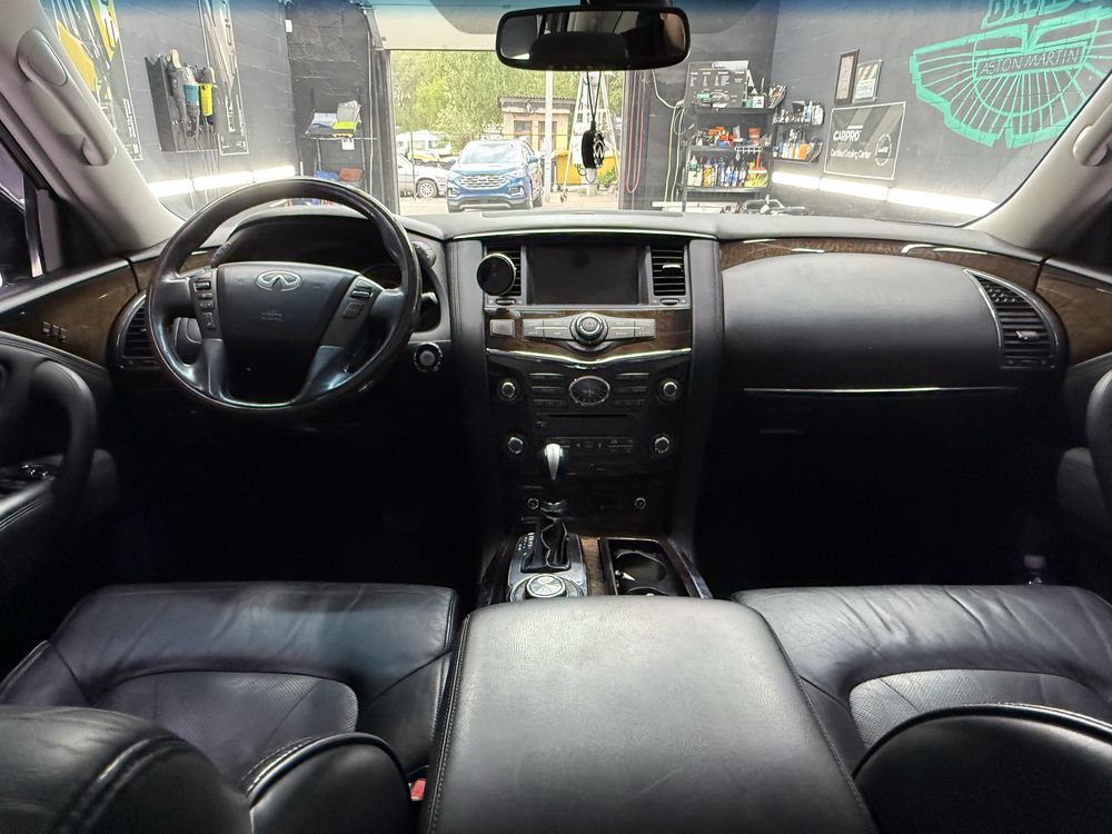 Infiniti QX 56 в ідеальному стані