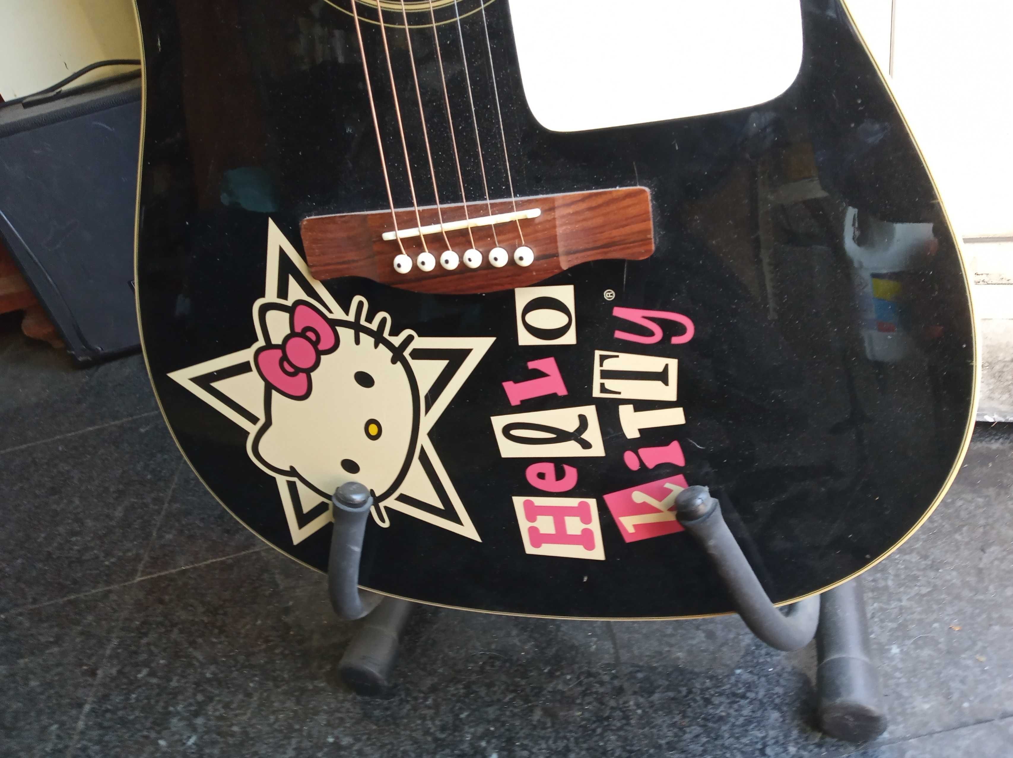Despachar 90€ Guitarra acustica Fender Hello Kitty sem defeitos