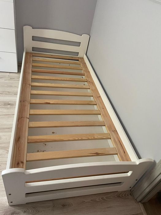 Łóżko dziecięce 2mx0.9m