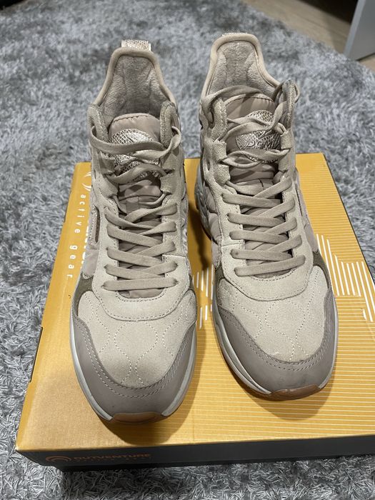 Продам кроссовки утепленные Demix, р.39