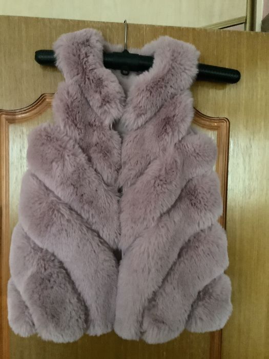 Жилет хутровий для дівчинки