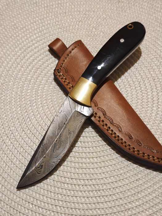 Nóż myśliwski Damast 100/Róg/ Mosiądz