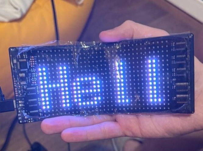 Elastyczny panel LED do samochodu