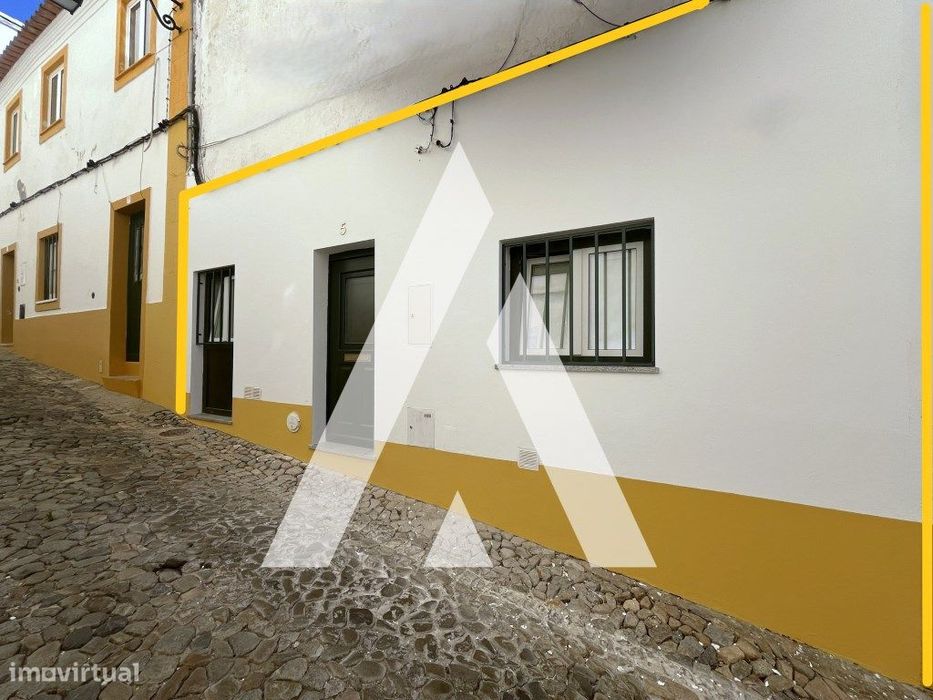 Moradia T2 Térrea no Centro Histórico de Évora