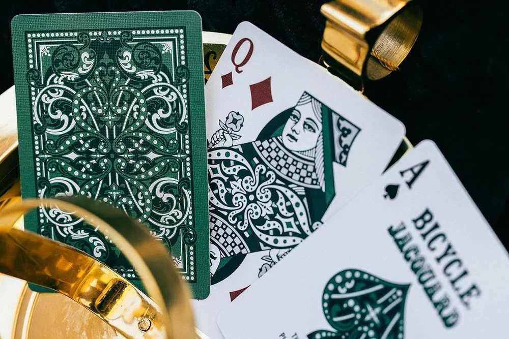 Baralhos de Cartas Bicycle Jacquard, Cypher e Verbena