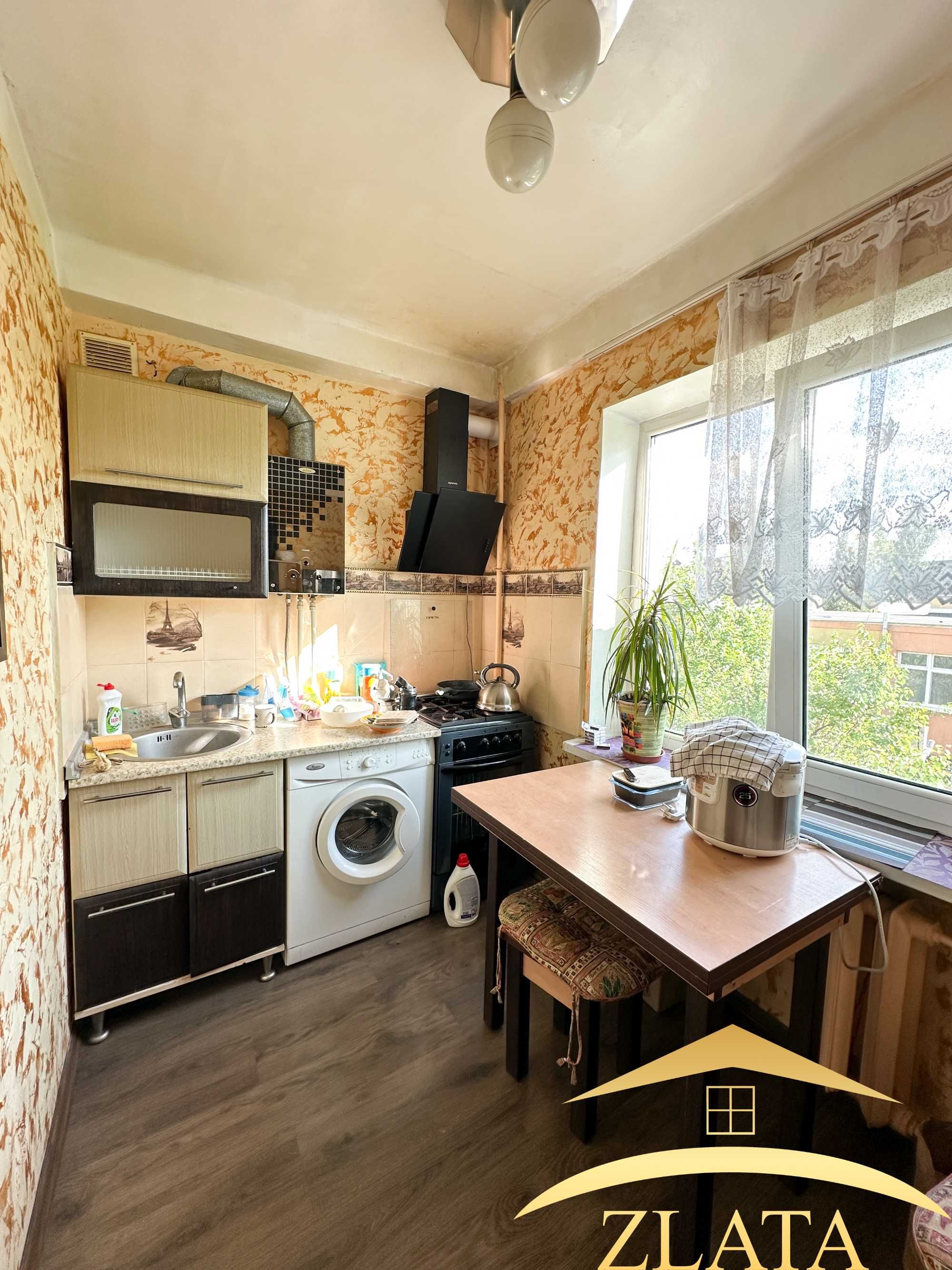 Продаж 1-к квартири на Космосі