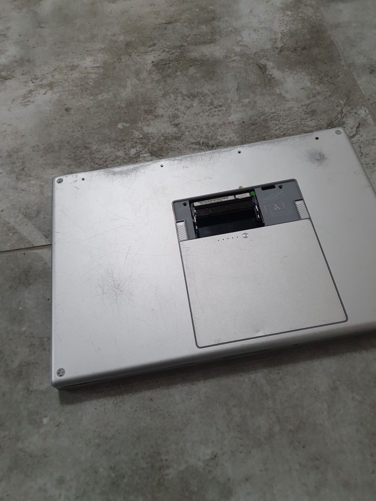 Mac Book Pro 15” Korpus Części Matryca Zawiasy