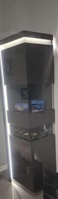 Sprzedam witrynę i komodę RTV firma Wójcik