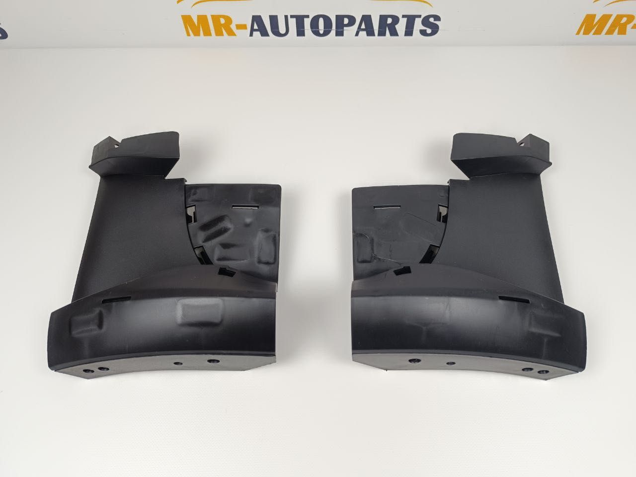 Повітропровід кріплення туманки Tesla M3 1084175-00-D 1084177-00-D