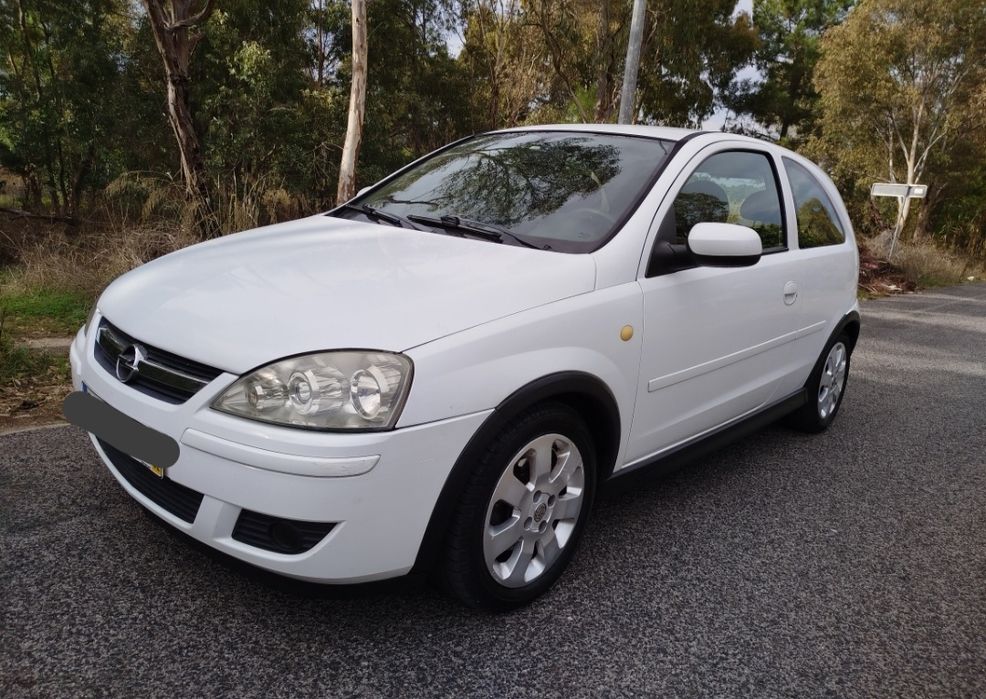 Opel corsa 5 lugares poucos quilómetros