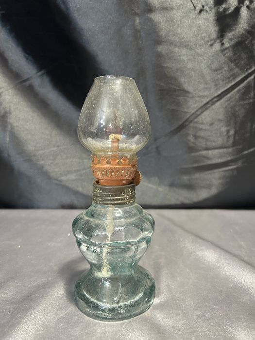 Lampa Naftowa z Przeźroczystego Szkła Klasyczna i Funkcjonalna