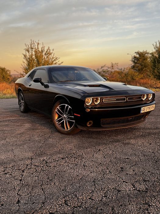 Dodge Challenger SXT AWD