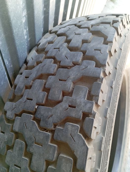 Продам шини  10 R 22.5