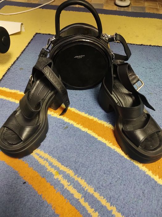 Кожані босоніжки