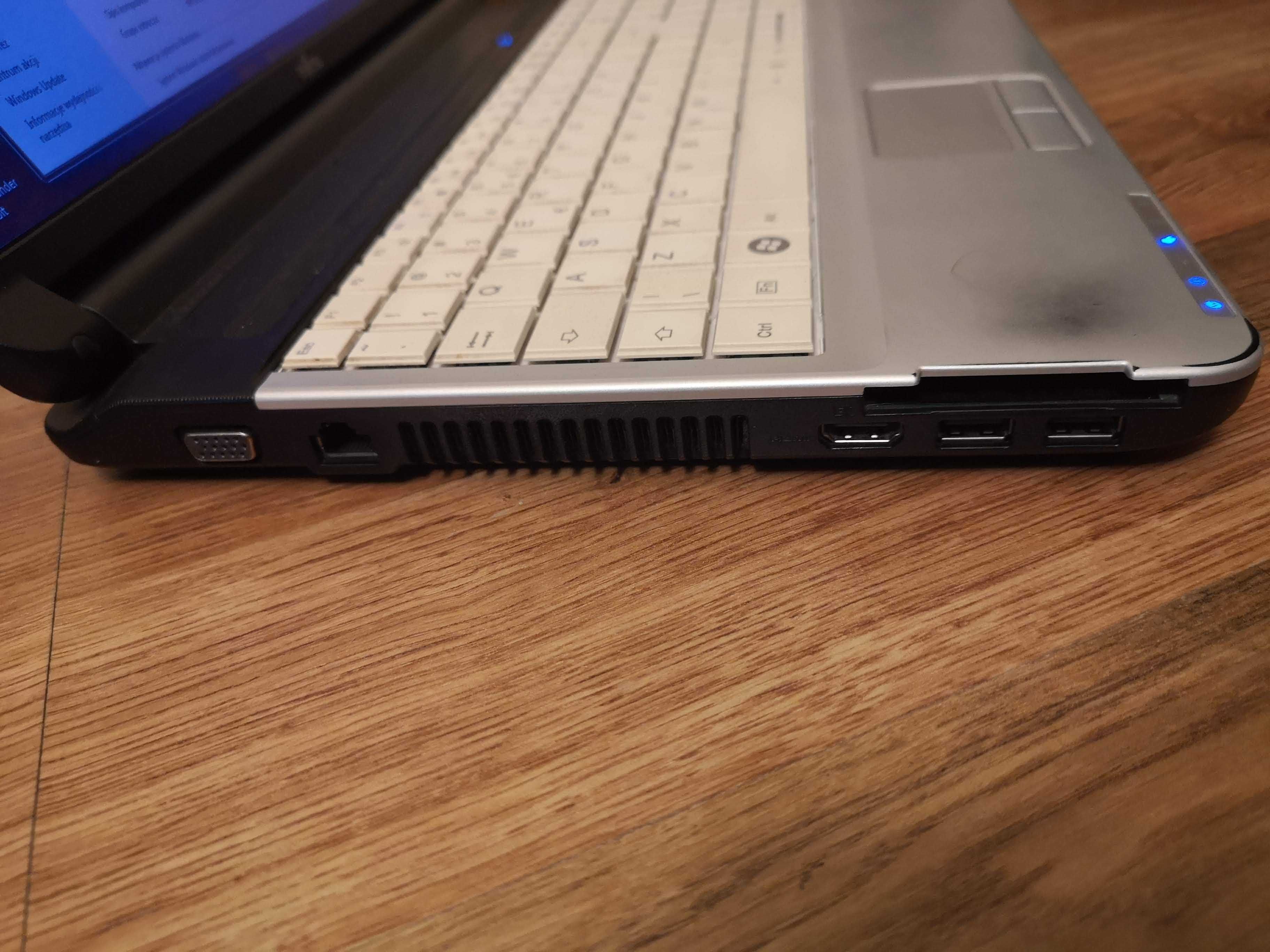 Fujitsu Lifebook A530, 15,6", i5 2,53 GHz, RAM 4GB, 320 GB