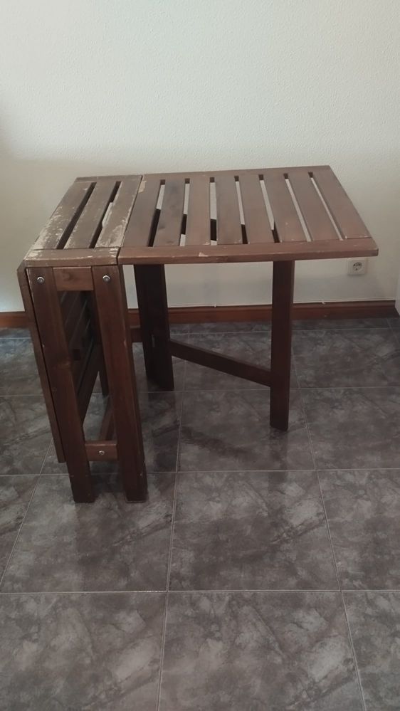 Mesa madeira com 2 cadeiras exterior