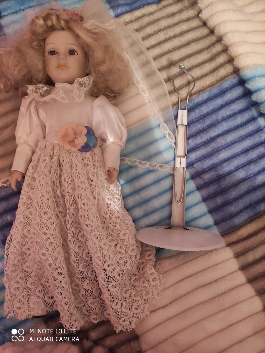 Продам куклу винтаж ( фарфоровая невеста)