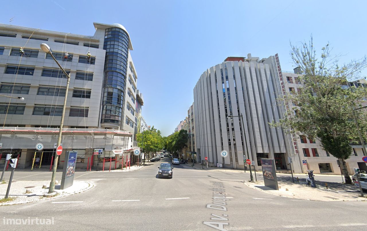 Escritório Moderno em plena Avenida Duque de Loulé Junto ao metro de P