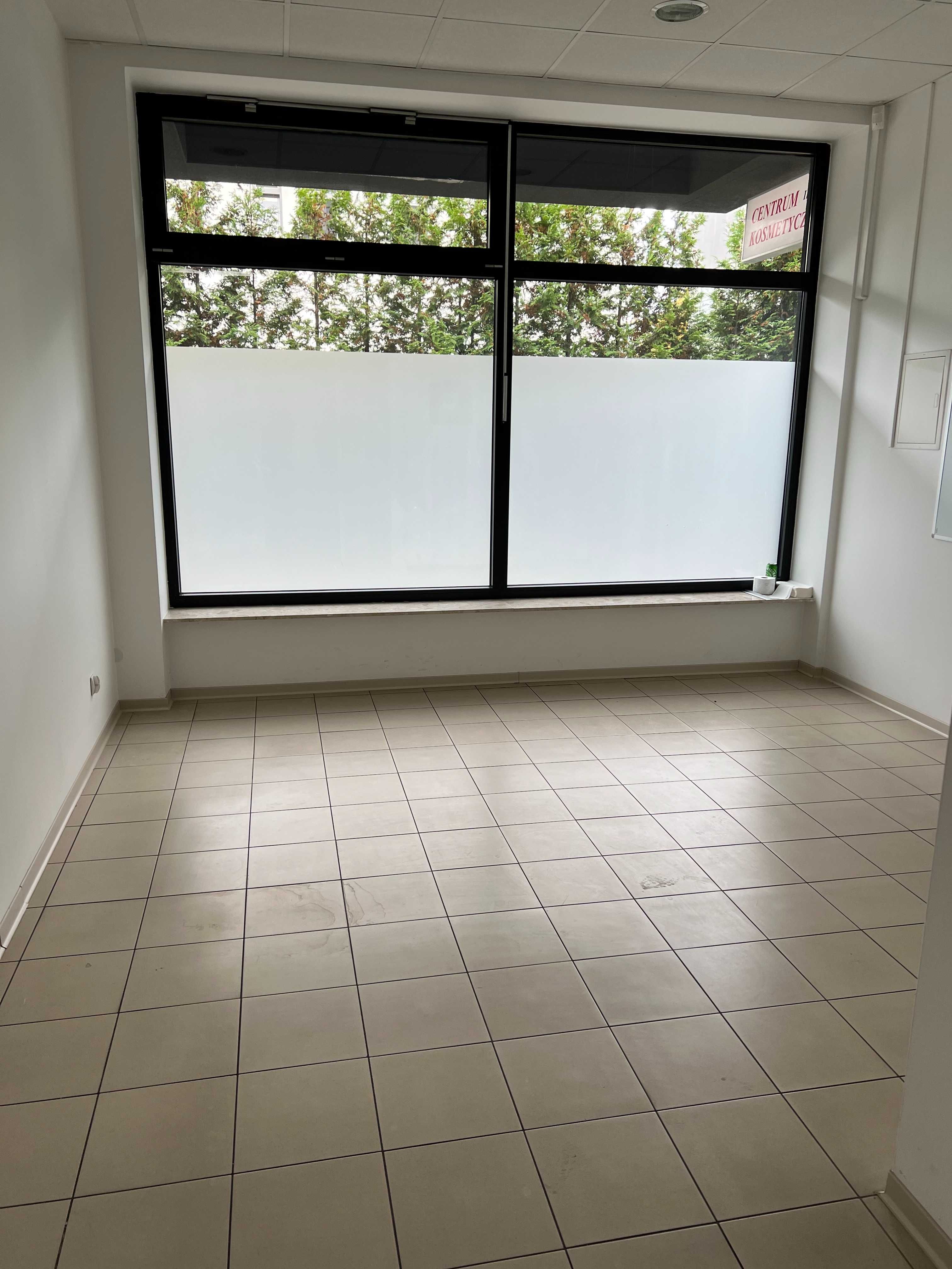 wynajmę w centrum Puław lokal handlowo / usługowy 80 m2/