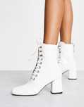Love Moschino 40 Botki Białe Na Obcasie J22907