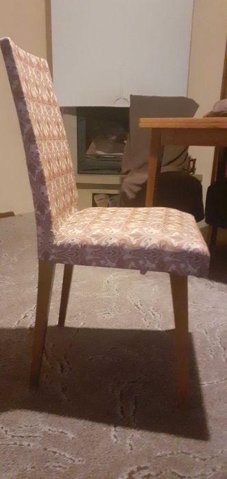 krzesła klasyczne tapicerowane 4 sztuki