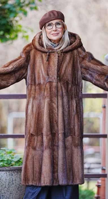 Wloskie futro z ekskluzywnych norek SAGA MINK.