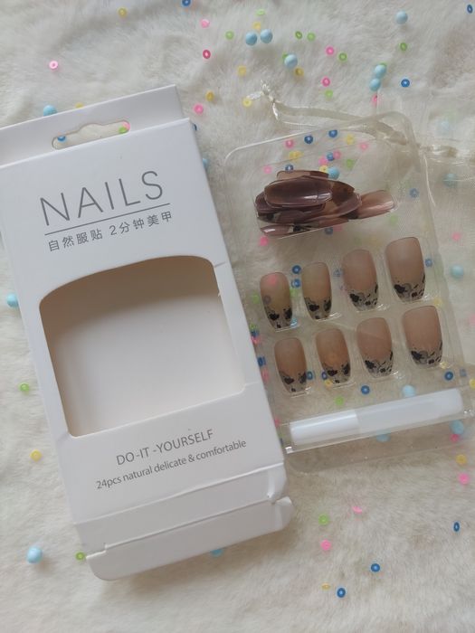 Nowe tipsy 8 zestaw sztuczne paznokcie naklejki klej akcesoria mani