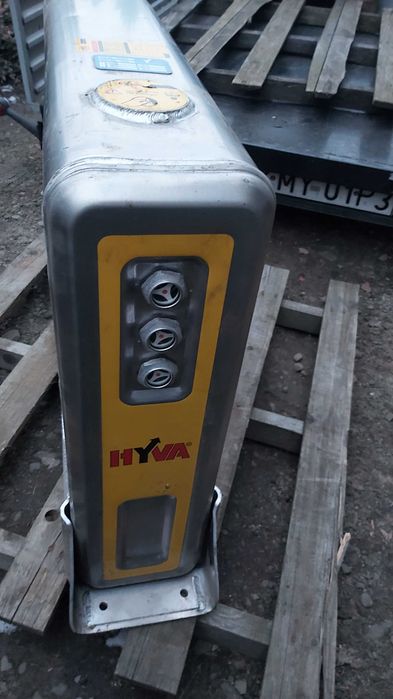 Nowy  aluminiowy porządny zbiornik oleju hydraulicznego  firmy HYVA