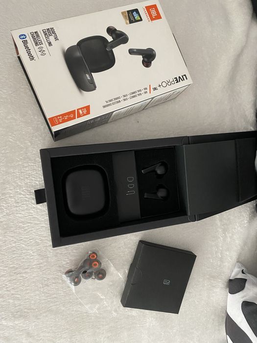 Auriculares JBL Live Pro+ TWS