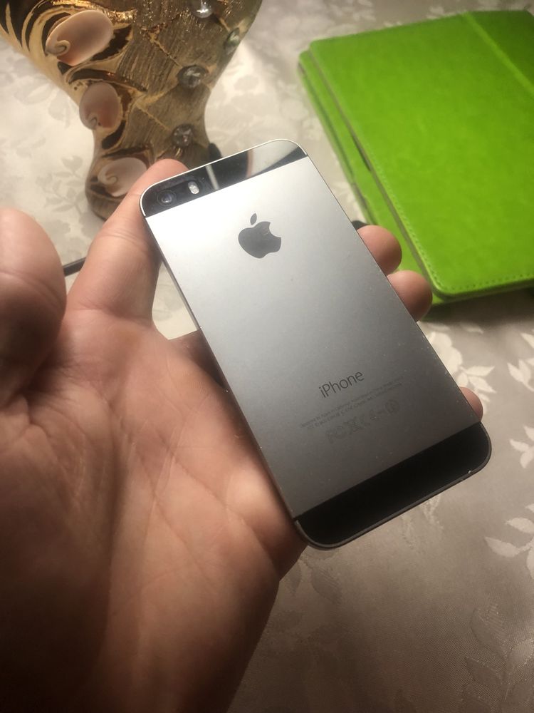 Продам айфон 5s