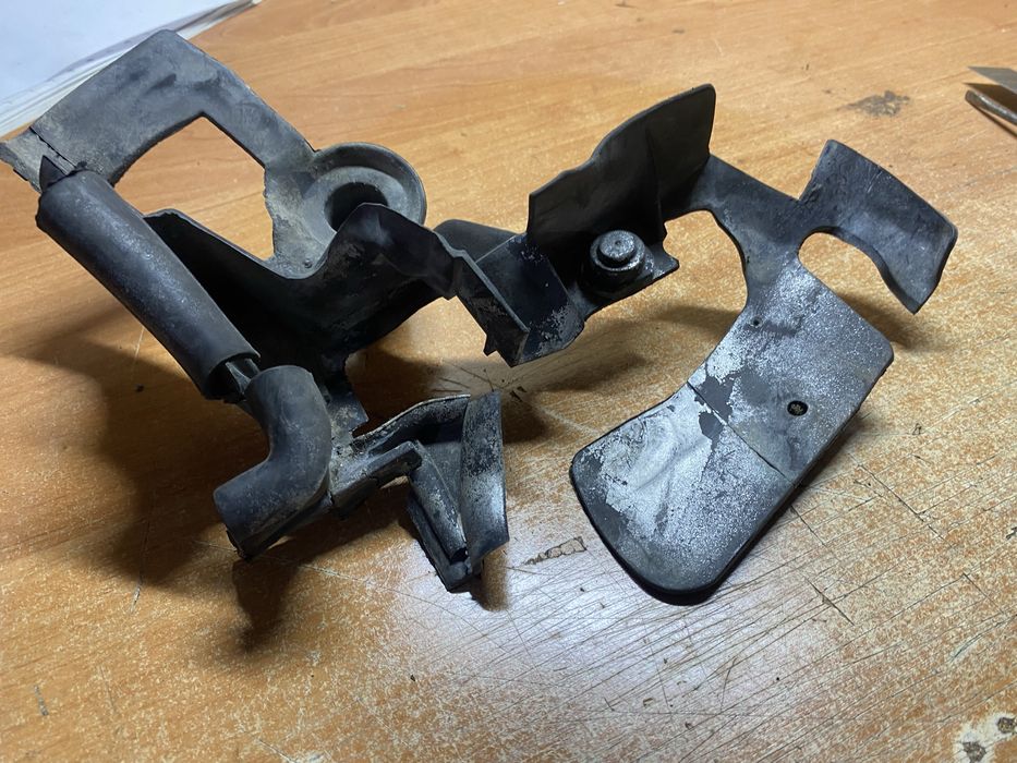 Mercedes Ml163. Уплотнитель резиновий капота, повітропроводу, моторний