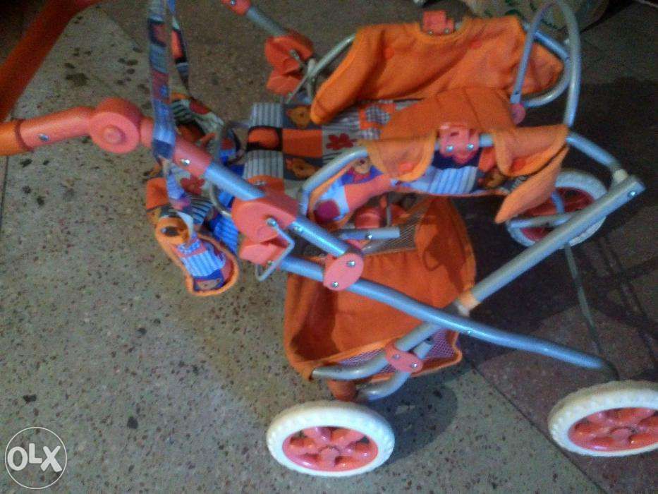 Продам детскую игрушечную коляску
