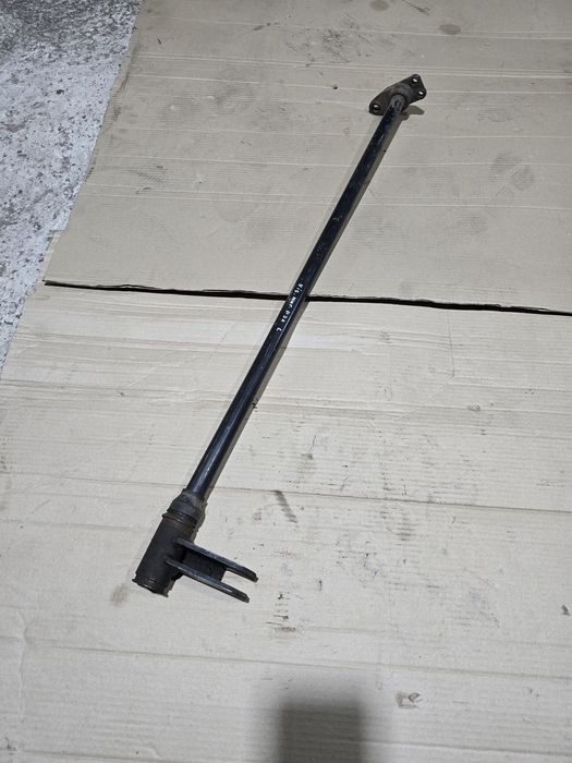 Торсіон лівий Nissan Navara 2.5 td D22 1997-2004 навара д22 торсион